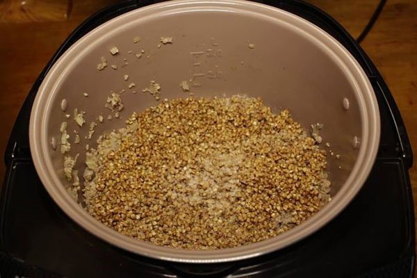 Як варити пшеничну крупу, пропорції води і крупи, скільки варити