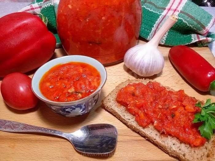 Аджика з болгарського перцю на зиму: 10 найбільш смачних рецептів