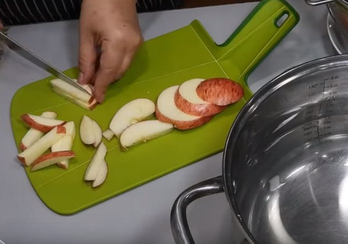 Яблучне варення з лимоном на зиму: рецепт десерту бурштинового