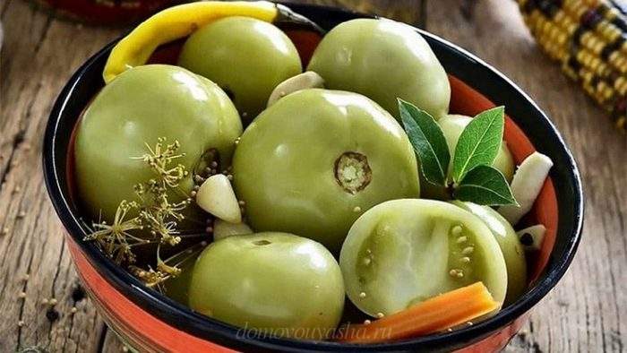 Солоні зелені помідори — 8 кращих рецептів