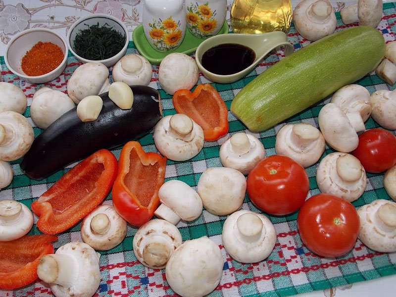 Запечені овочі в духовці на деку, в рукаві, час запікання