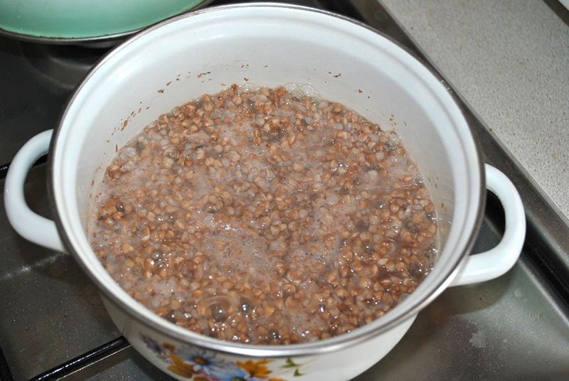 Як варити гречку на воді в каструлі, покроковий рецепт з фото