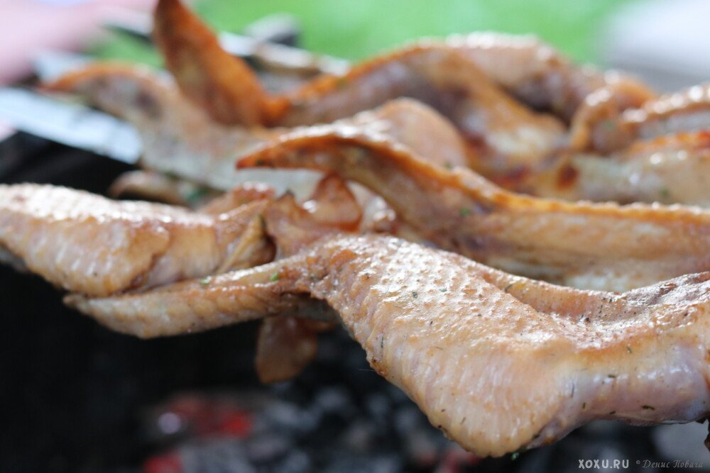 Шашлик з курячих крилець – найсмачніший маринад. Відмінно підходить для шашлику з курки!