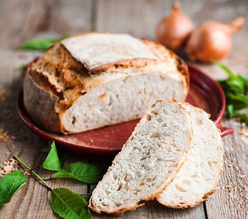 Цибулевий хліб рецепт в духовці, хлібопічка, мультиварці, як спекти