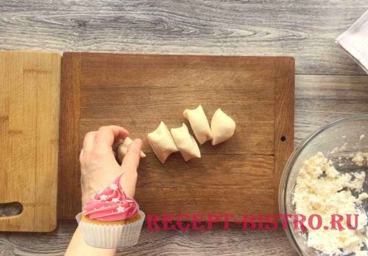Ідеальне тісто для пельменів і вареників: рецепт, за яким вони не розварюються