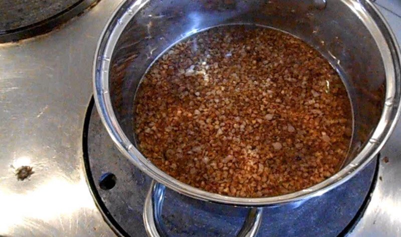 Як варити гречку на воді в каструлі, покроковий рецепт з фото