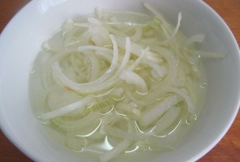 Маринована цибуля до шашлику, для салату, покрокові рецепти з фото
