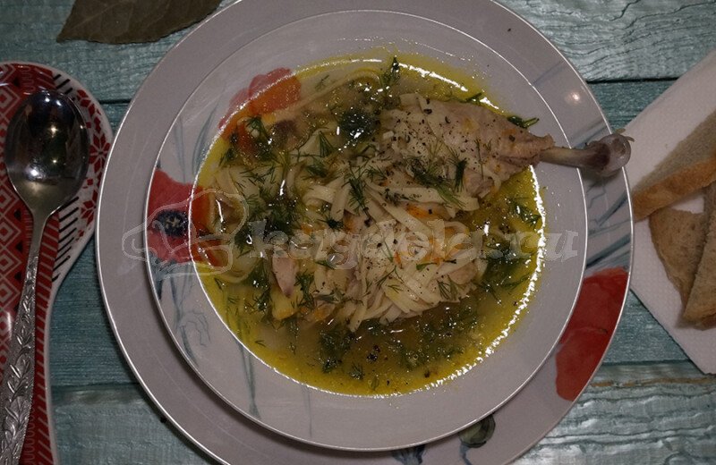 Курячий суп з локшиною і картоплею — покроковий рецепт приготування