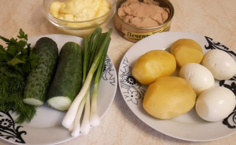 Салати на новий 2022 рік — 10 простих і смачних рецептів