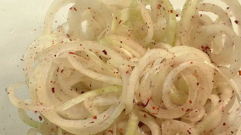 Маринована цибуля до шашлику, для салату, покрокові рецепти з фото