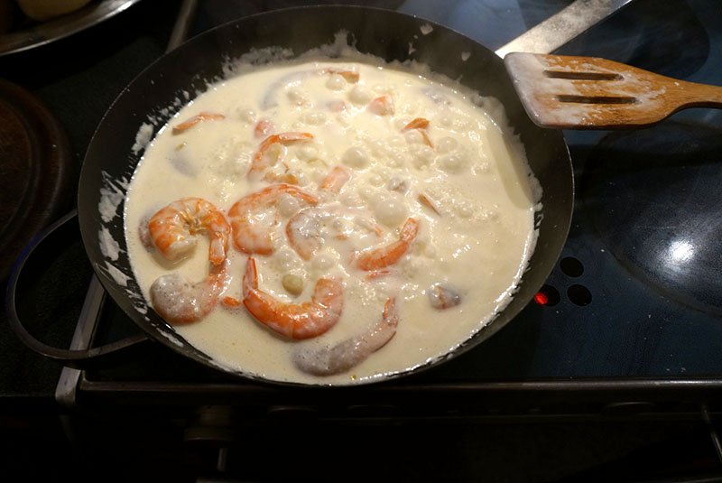 Креветки у вершковому соусі з куркою покрокові рецепти з фото