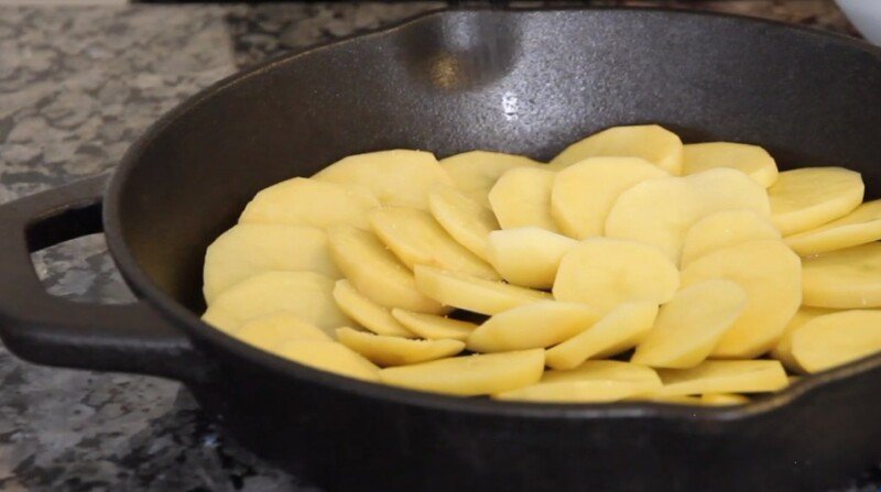 Картопля з мясом по французьки в духовці покроковий рецепт з картинками