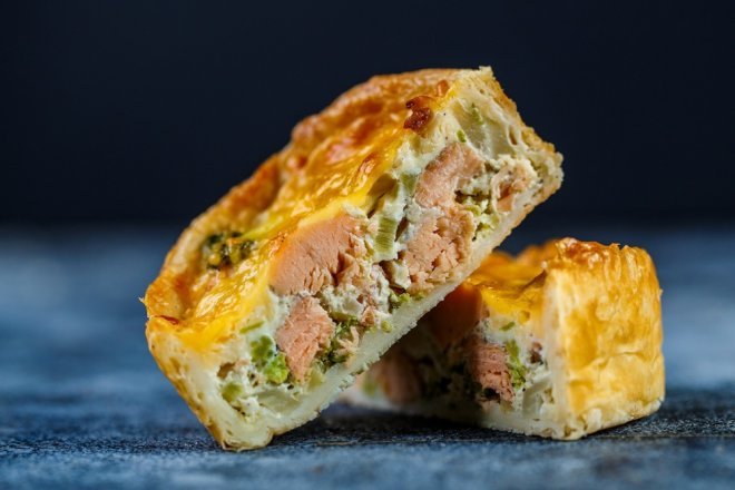Пиріг з сьомгою – 10 покрокових рецептів на Новий рік 2022