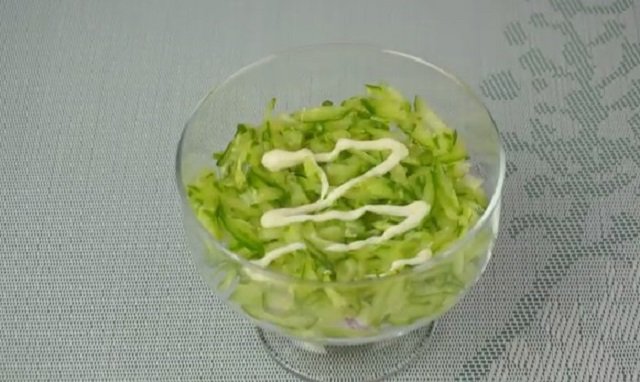 Салат з крабовими паличками на Новий рік 2022 самі смачні та прості рецепти