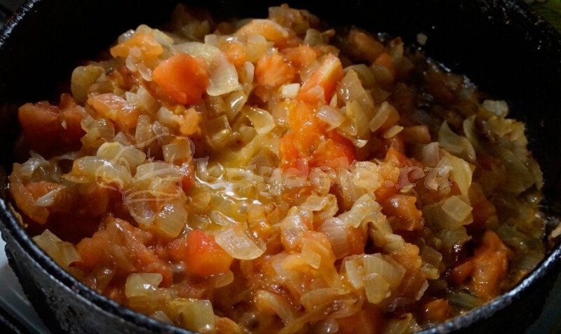 Харчо по мегрельські з волоськими горіхами — класичний рецепт з покроковим приготуванням