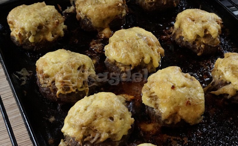 Стожки з фаршу з тертою картоплею і сиром — покроковий рецепт приготування в духовці