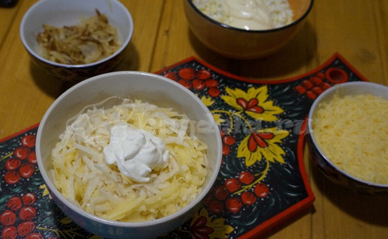 Стожки з фаршу з тертою картоплею і сиром — покроковий рецепт приготування в духовці