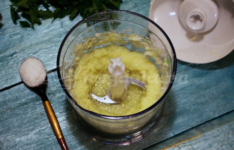 Мясні зрази з яйцем і сиром — покроковий рецепт приготування в духовці