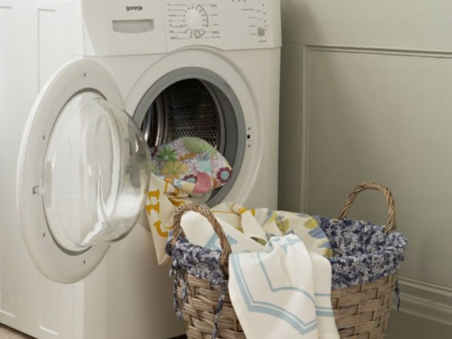 Як прати білизну і речі з попліну: у пральній машині і в ручну