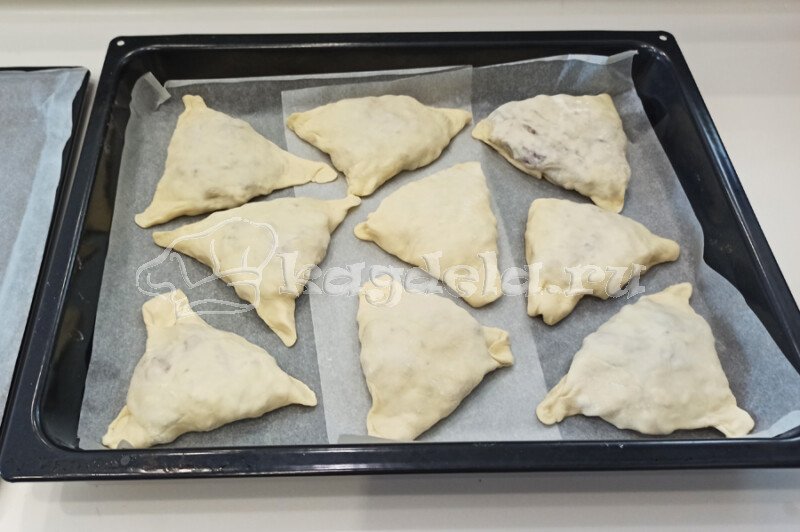 Самса по узбецьки з листкового тіста — рецепт приготування в домашніх умовах