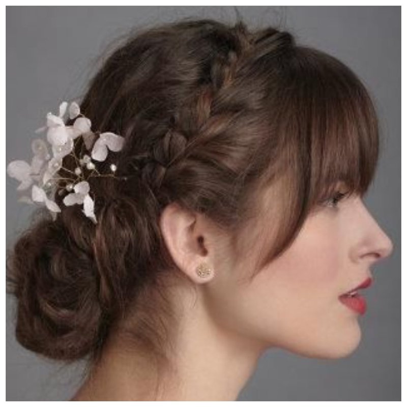 Весільні зачіски з чубчиком: для довгих, середніх, коротких волосся